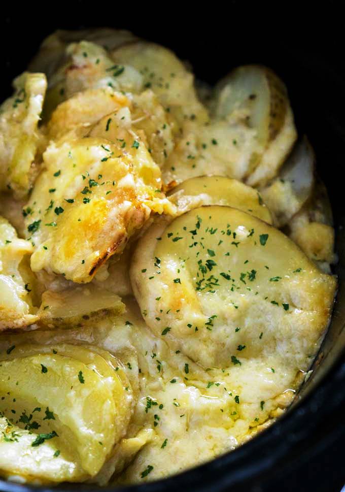 Slow cooker au gratin potatoes recipe