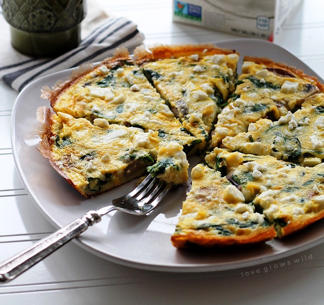 Frittatas are a quick and easy way to eat a nutritious meal for breakfast, lunch, or dinner. This version featuring spinach, mushrooms, and creamy feta cheese is super flavorful and can be ready in just 10 minutes.