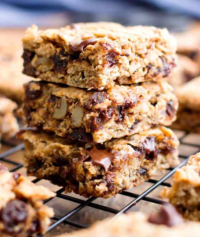 Banana-chocolate-chip-oatmeal-breakfast-bars-(vegan,gluten-free-)