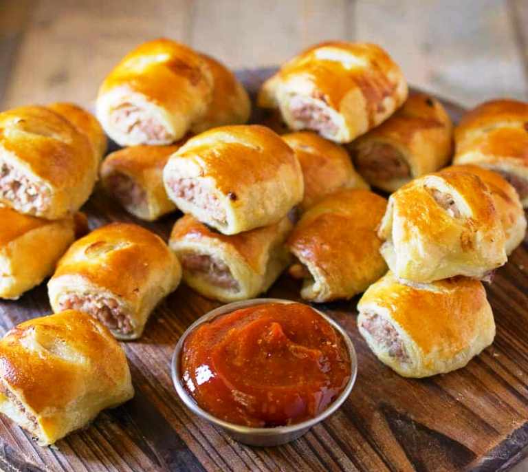 Mini Pork Apple Sage Sausage Rolls With Curry Ketchup Fill My Recipe Book 5438