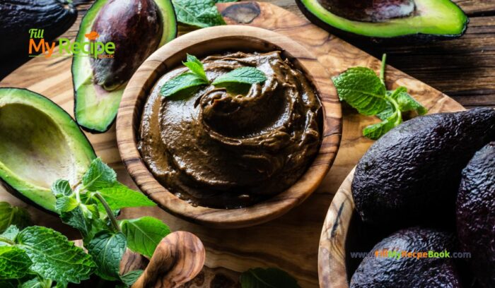 Healthy Chocolate Avocado Mousse recipe. A healthy alternative for a mousse made with coconut milk, cocoa powder, honey as a sweetener.