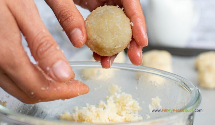 Bake these healthy Chocolate Drizzled Coconut Macaroons Recipe idea. With coconut oil and maple syrup added to the chocolate glaze.