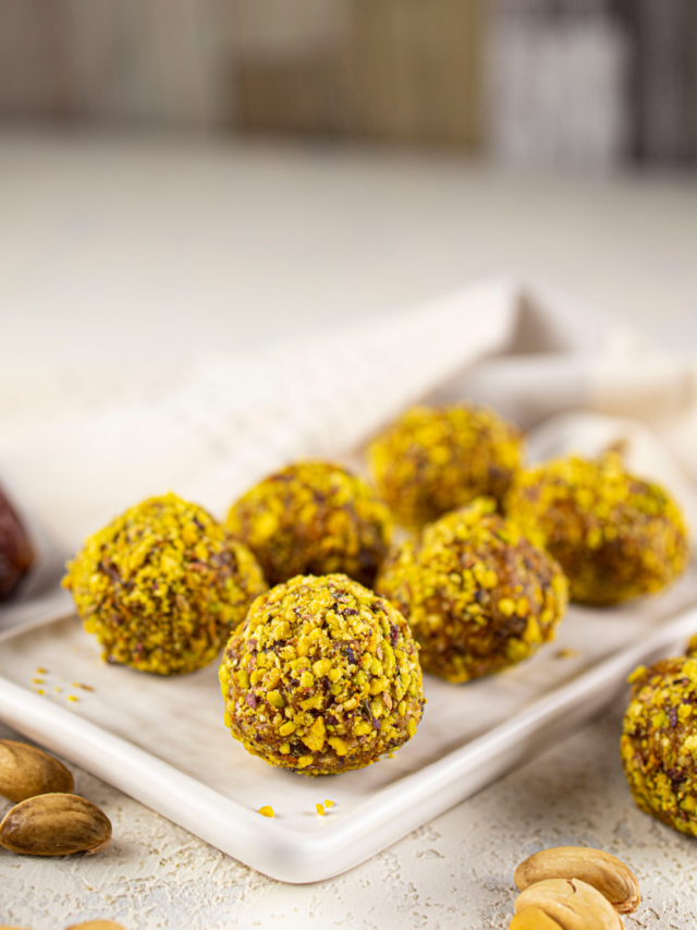 Easy Protein Energy Balls Recipe idea. A No Bake healthy bites with dates and nuts for a tasty snack or treat for all and even kids.