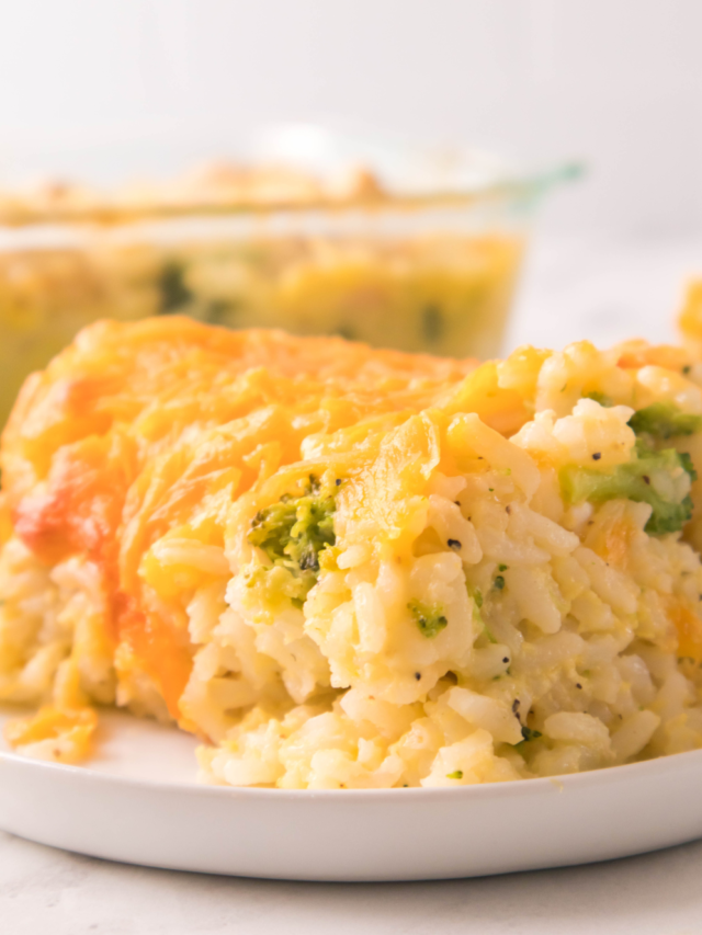 Creamy Chicken Broccoli Rice Casserole recipe idea that is an easy oven bake food for family meal, topped with cheese and herbs.