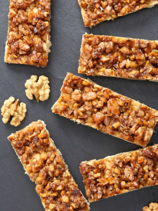 Quick and Easy Snacks Recipes ideas to create. Homemade savory or sweet snack bars with simple treats to cook as dessert for kids and adults.