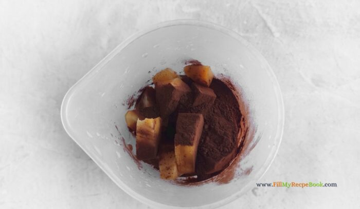 Mini Low-carb Chocolate Mousse dessert recipe idea, made with just 2 ingredients. Healthy no bake sugar free sweet snack for all.