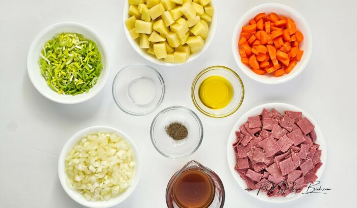 Ingredients for Easy Corned Beef Hash Recipe. medium potatoes, carrots, onion, leek, corned beef ,
beef stock or broth, avocado oil, teaspoon salt
